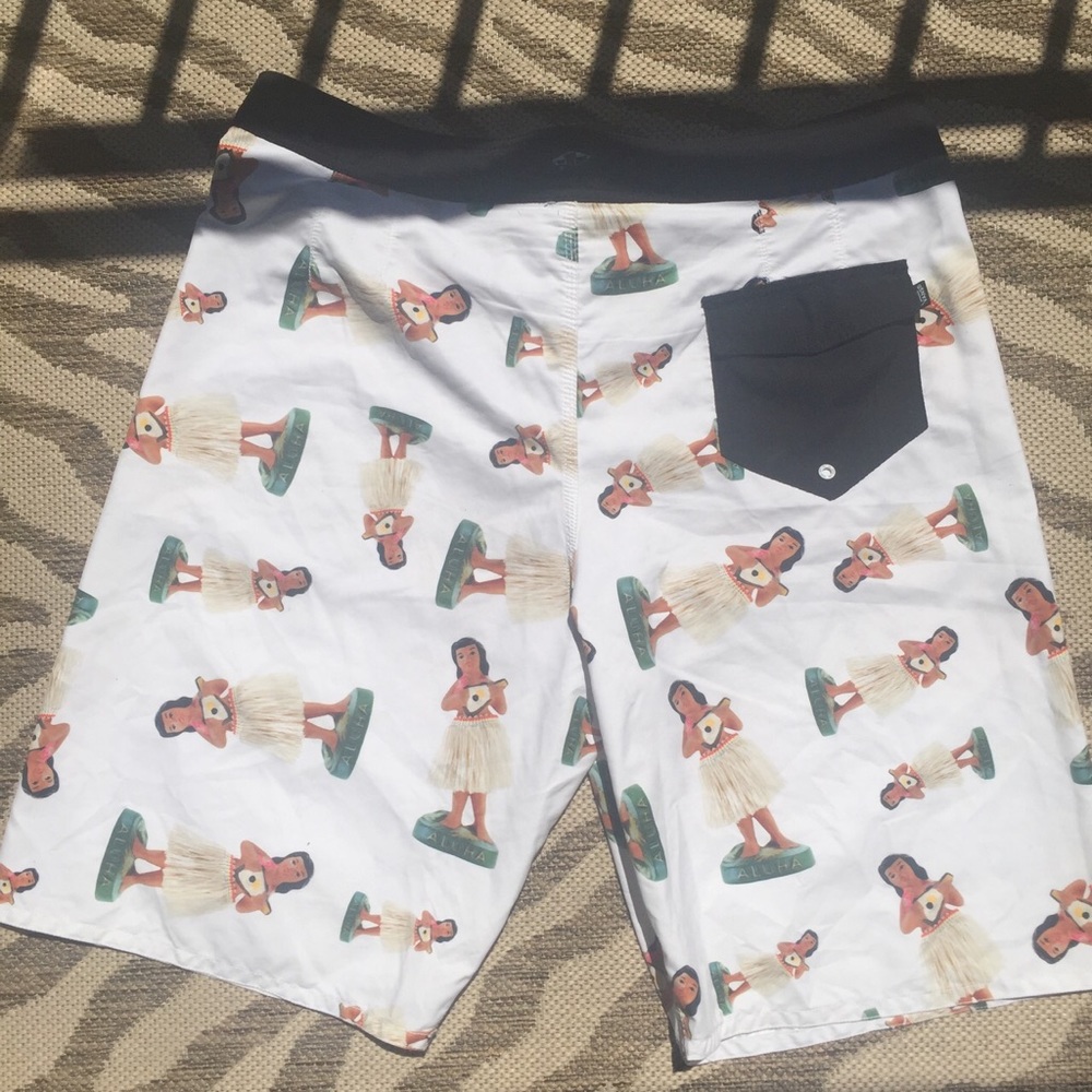 Men’s VANS Swim Trunks - Picture 2 of 6